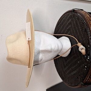 West Perro Women's Straw Hat Size 6 1/2 NWT